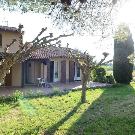 فيلة En Milieu Vignoble *